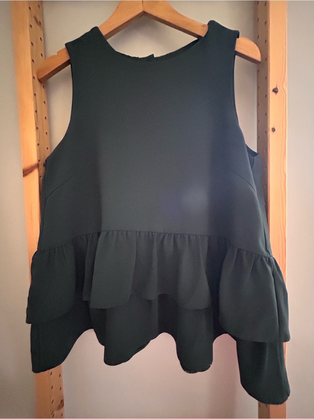 GAT RIMON Sleeveless Dark Teal Green Ruffle Hem Top Sz S/M